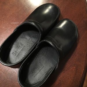Sanita Clogs Size 33
